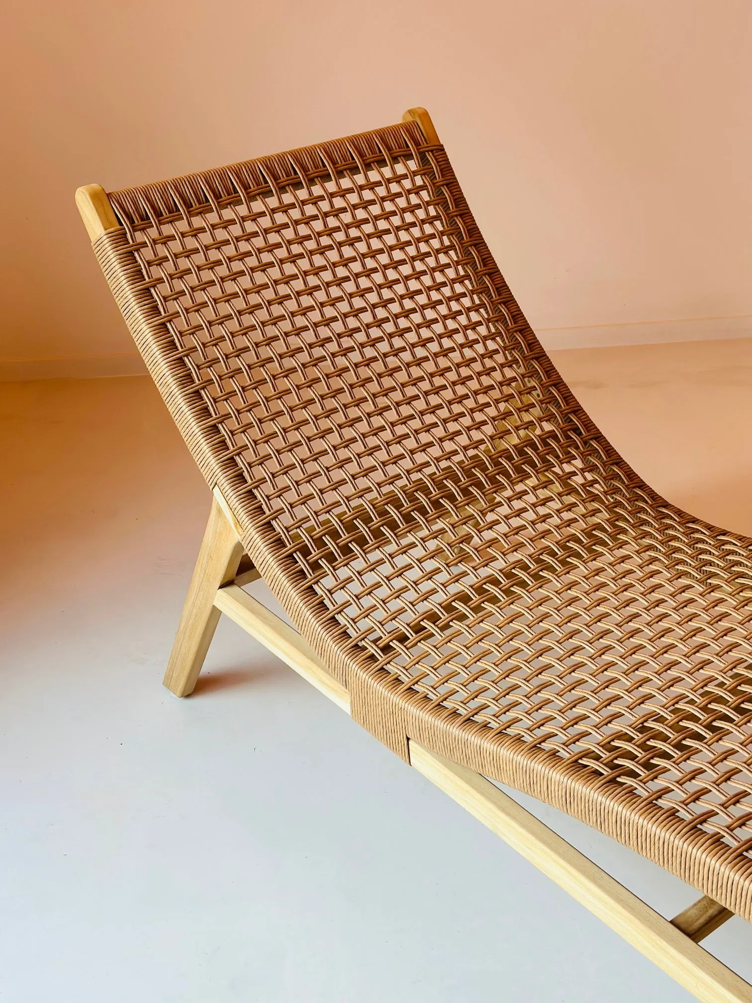Nebula  Lounger
